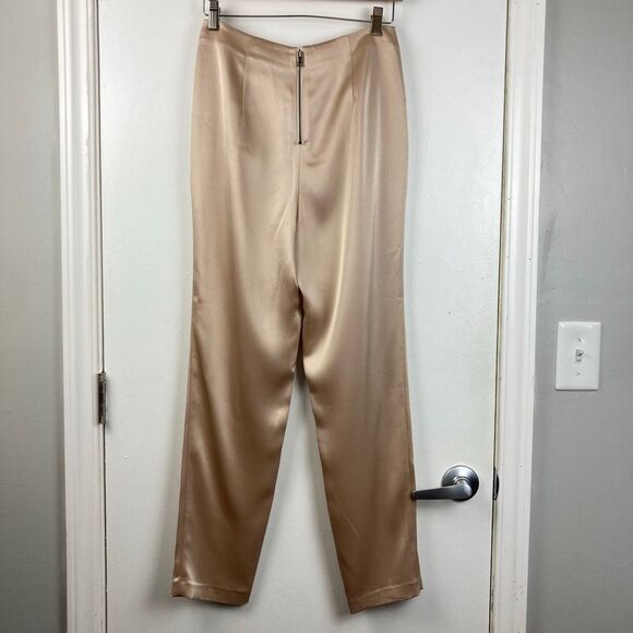 Alice + Olivia NWT Jessie Satin Slim Tapered Leg Pants in Sand Champagne Glam, 4 - Picture 6 of 13